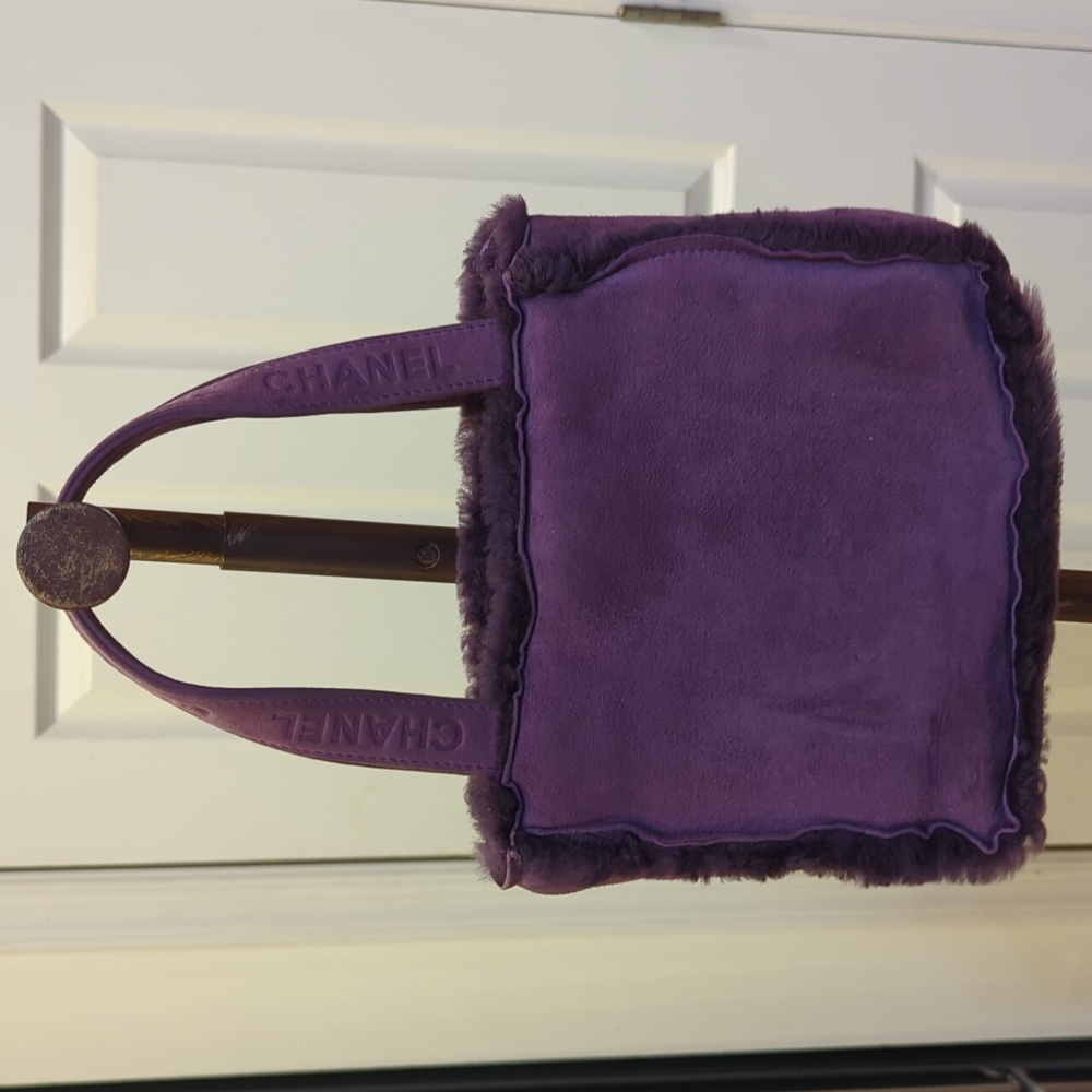 CHANEL Vintage Purple Shearling Mini Logo Handbag - Picture 3 of 13
